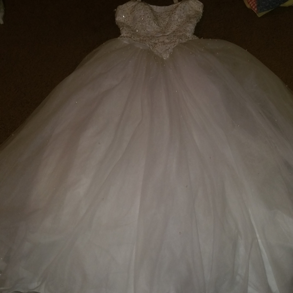 Wedding dress